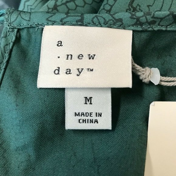 A New Day Women's Puff Sleeve Round Neck Paisley Green Blouse Top Choose S or M - Picture 7 of 13